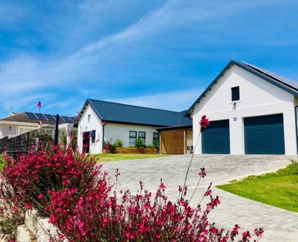 BOWTIE PRIVATE ESTATE - 39A
